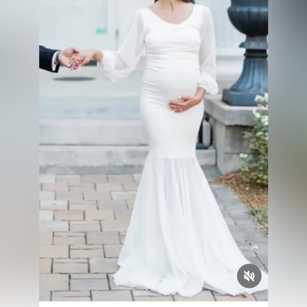 White maternity photoshoot gown